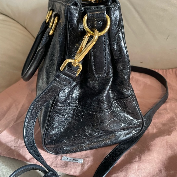 Authentic Miu Miu black soft leather double zip bag with adjustable strap - Picture 8 of 14